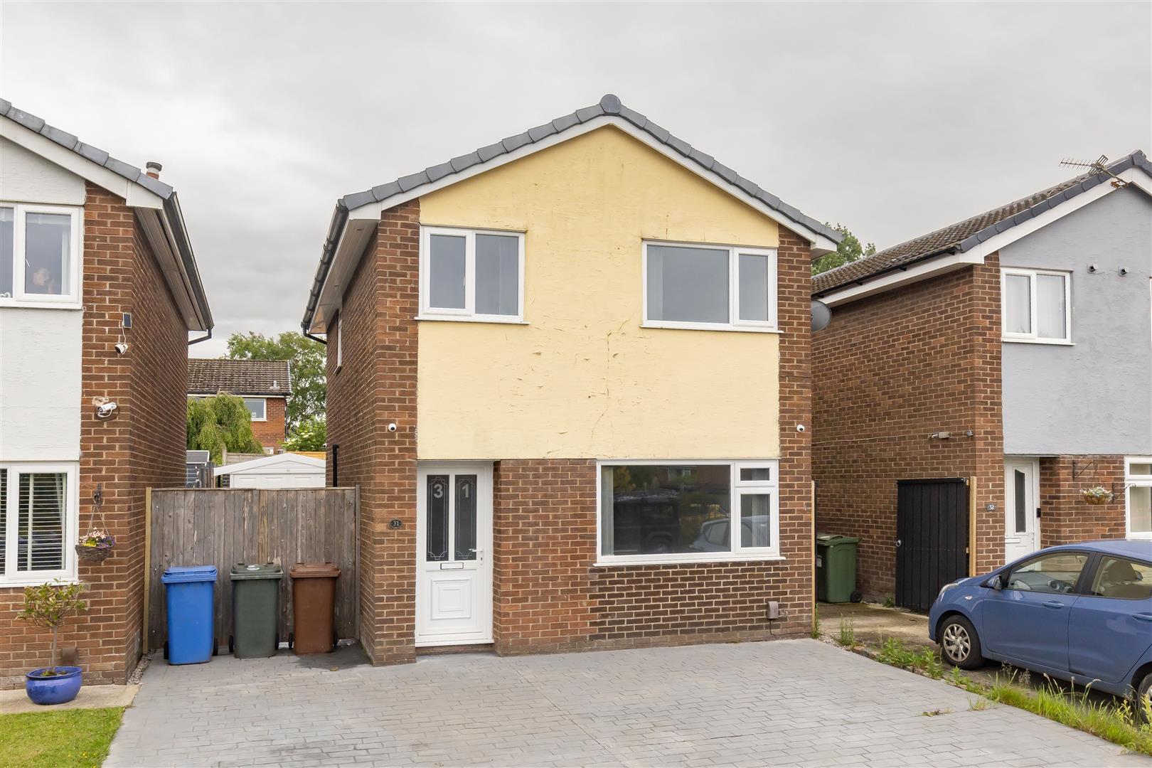 3 bed property in School Field, Preston